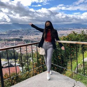 Meet your Posher, Adriana